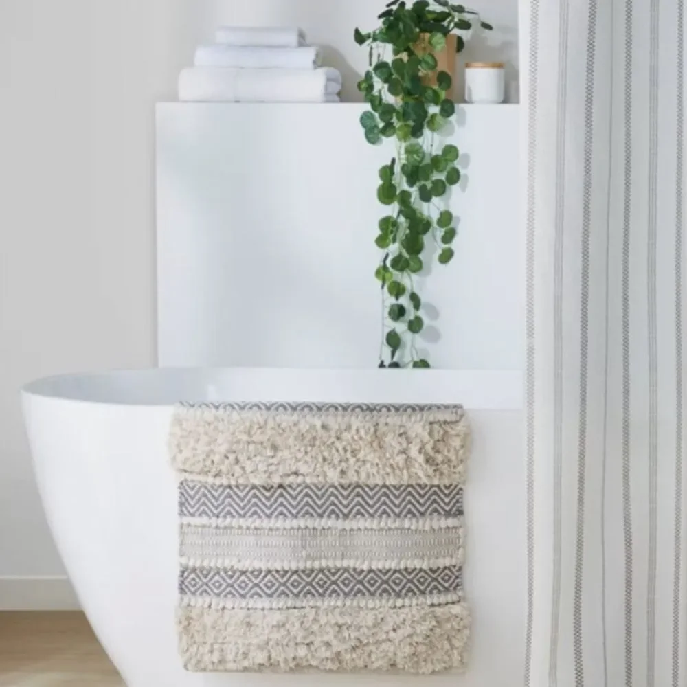 Ink & Ivy Boho Elegant Gray and Cream Bath Mat 22x58”